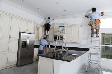 Installing Crown Molding in Pinecrest